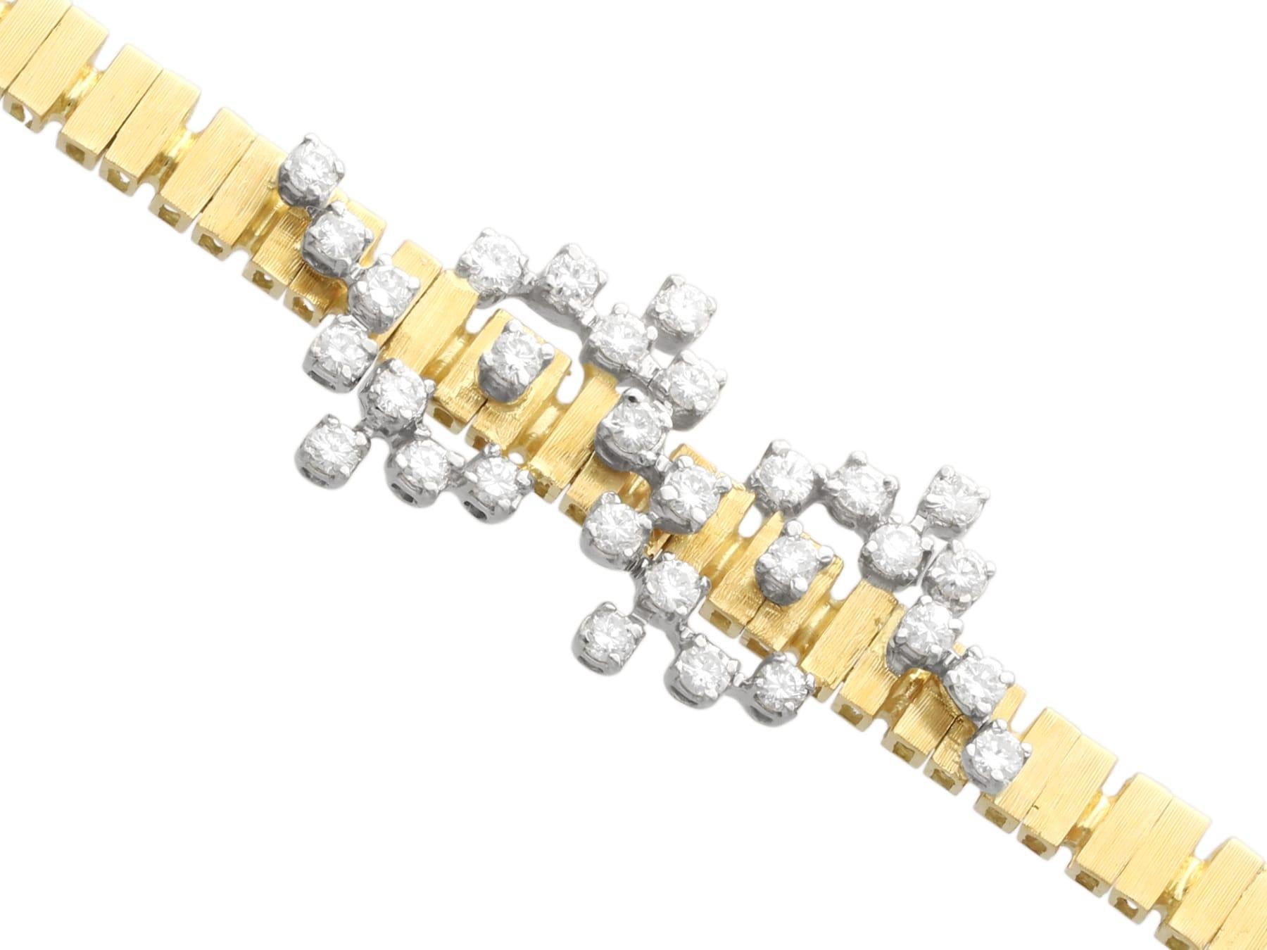 Vintage 1.65 Carat Diamond and 18k Yellow Gold Bracelet Circa 1990 For Sale 1