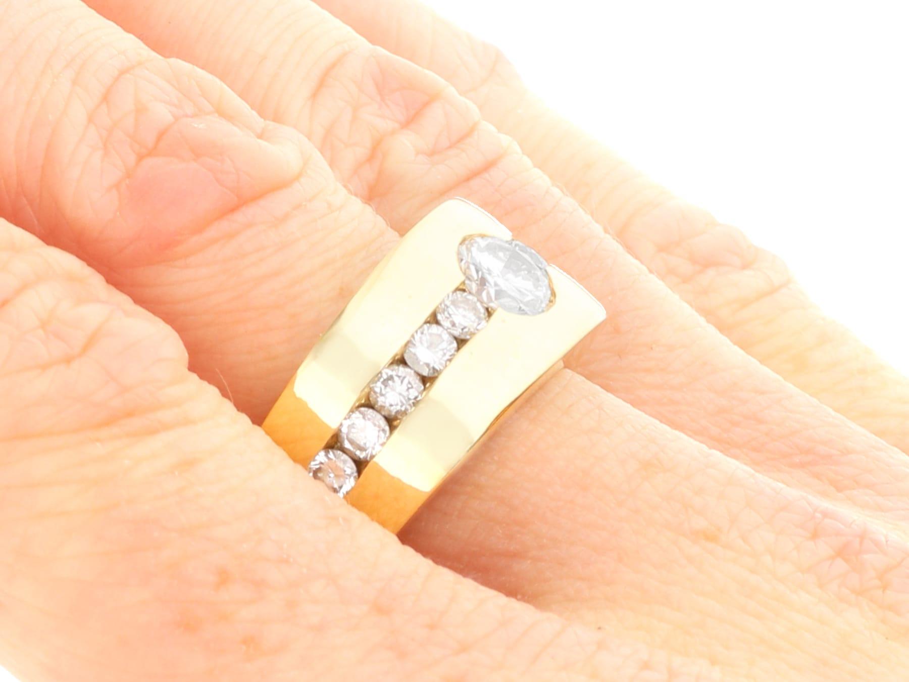 Vintage 1.65 Carat Diamond and 18k Yellow Gold Ring Circa 1990 For Sale 3