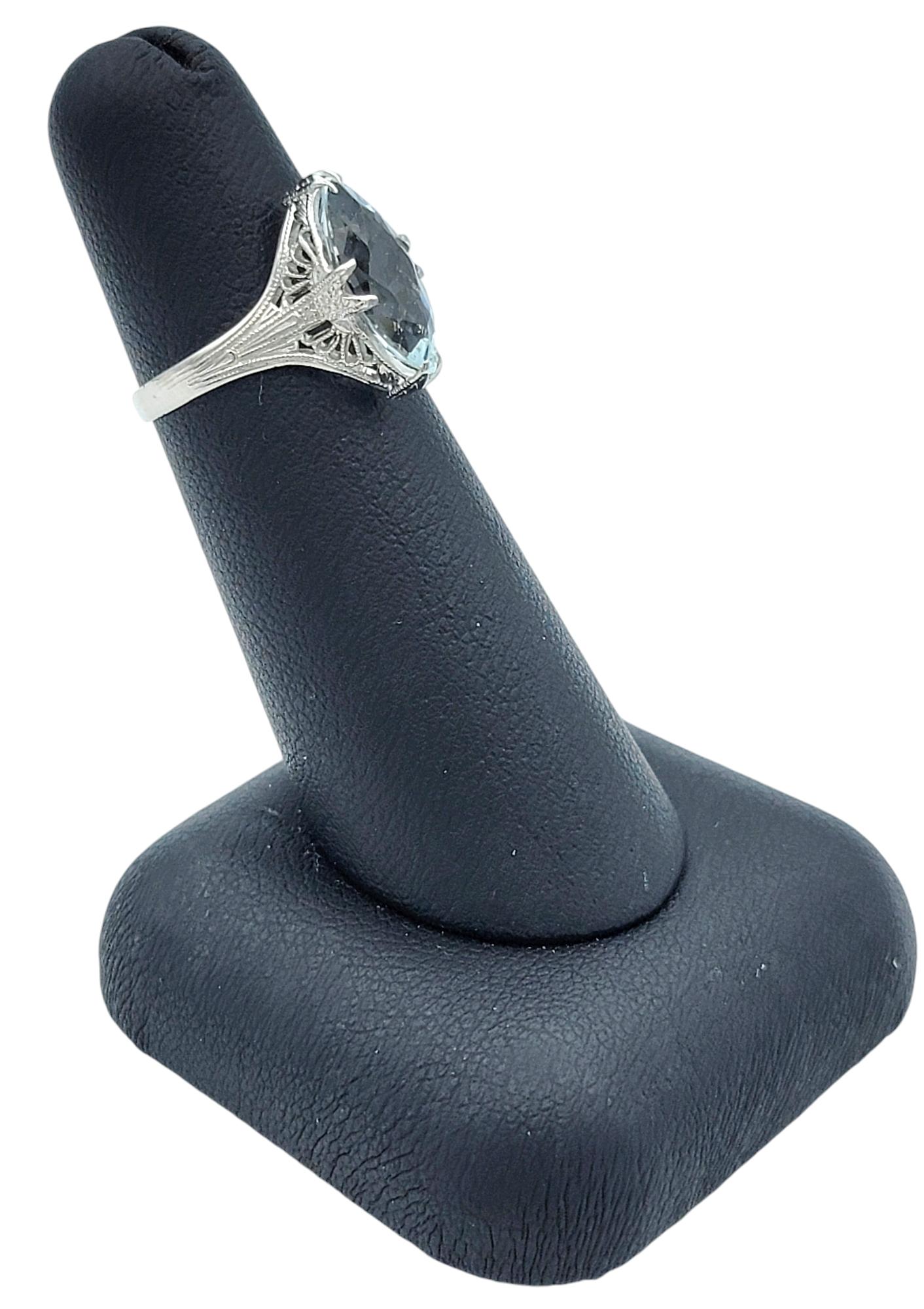 Vintage 1.65 Carat Marquise Cut Aquamarine Solitaire Ring in 18 Karat White Gold For Sale 5