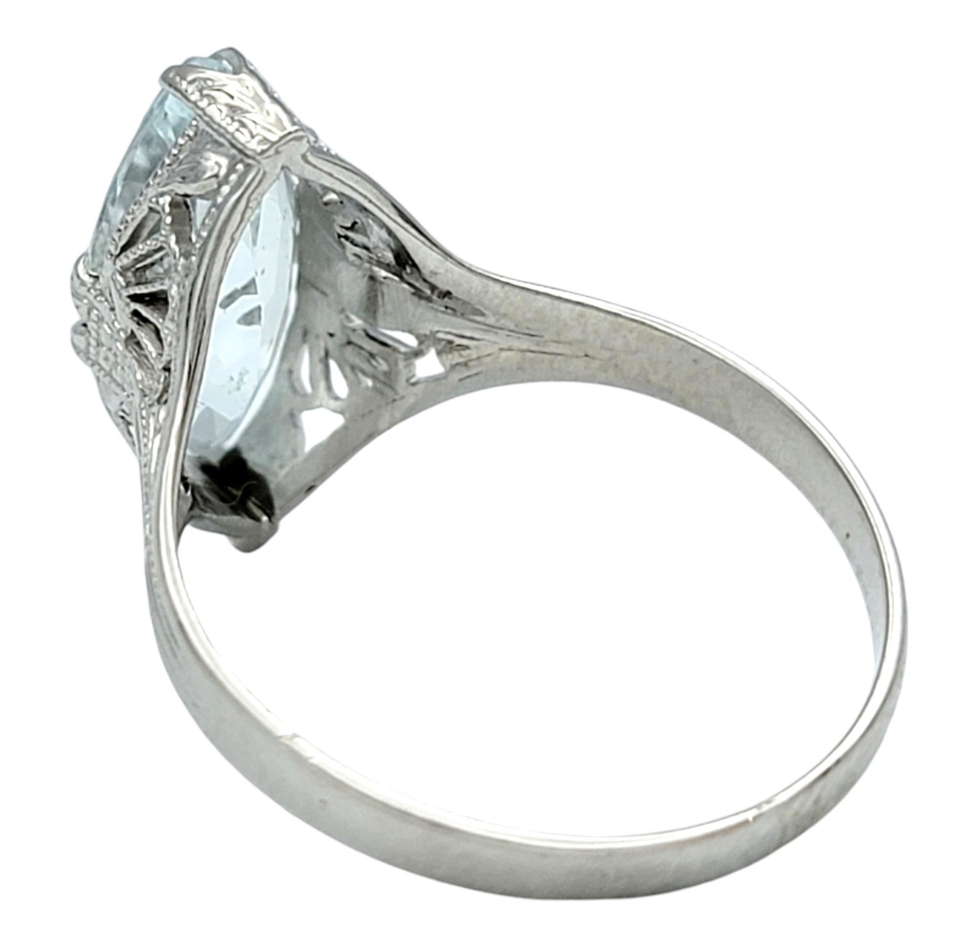 Vintage 1.65 Carat Marquise Cut Aquamarine Solitaire Ring in 18 Karat White Gold For Sale 1