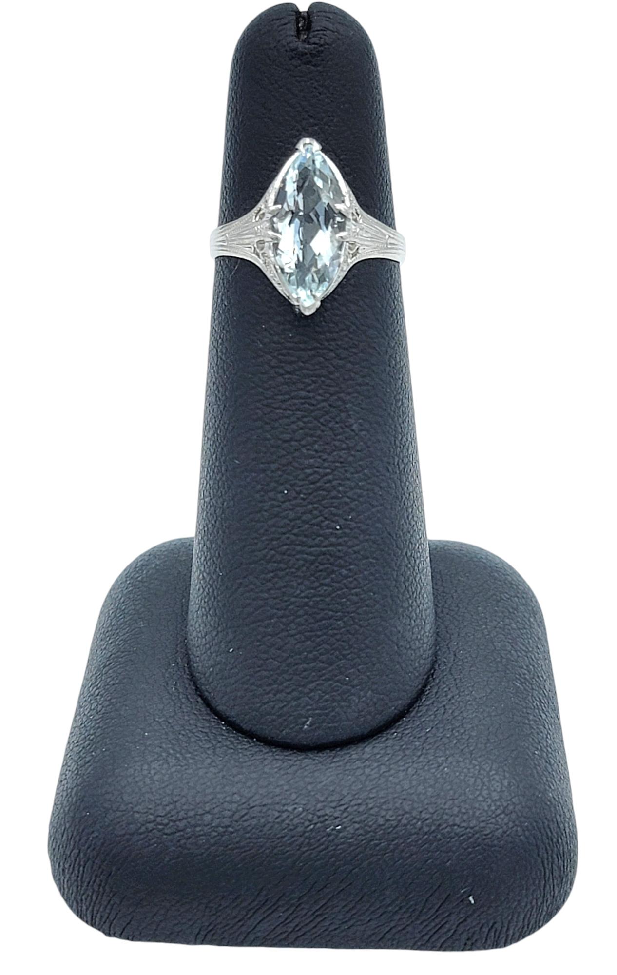 Vintage 1.65 Carat Marquise Cut Aquamarine Solitaire Ring in 18 Karat White Gold For Sale 4