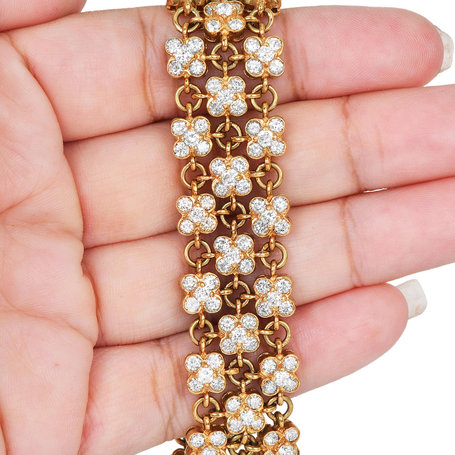 Moderne Bracelet vintage à trois rangées de diamants 16,50 carats et or 18 carats à motif de fleurs en vente