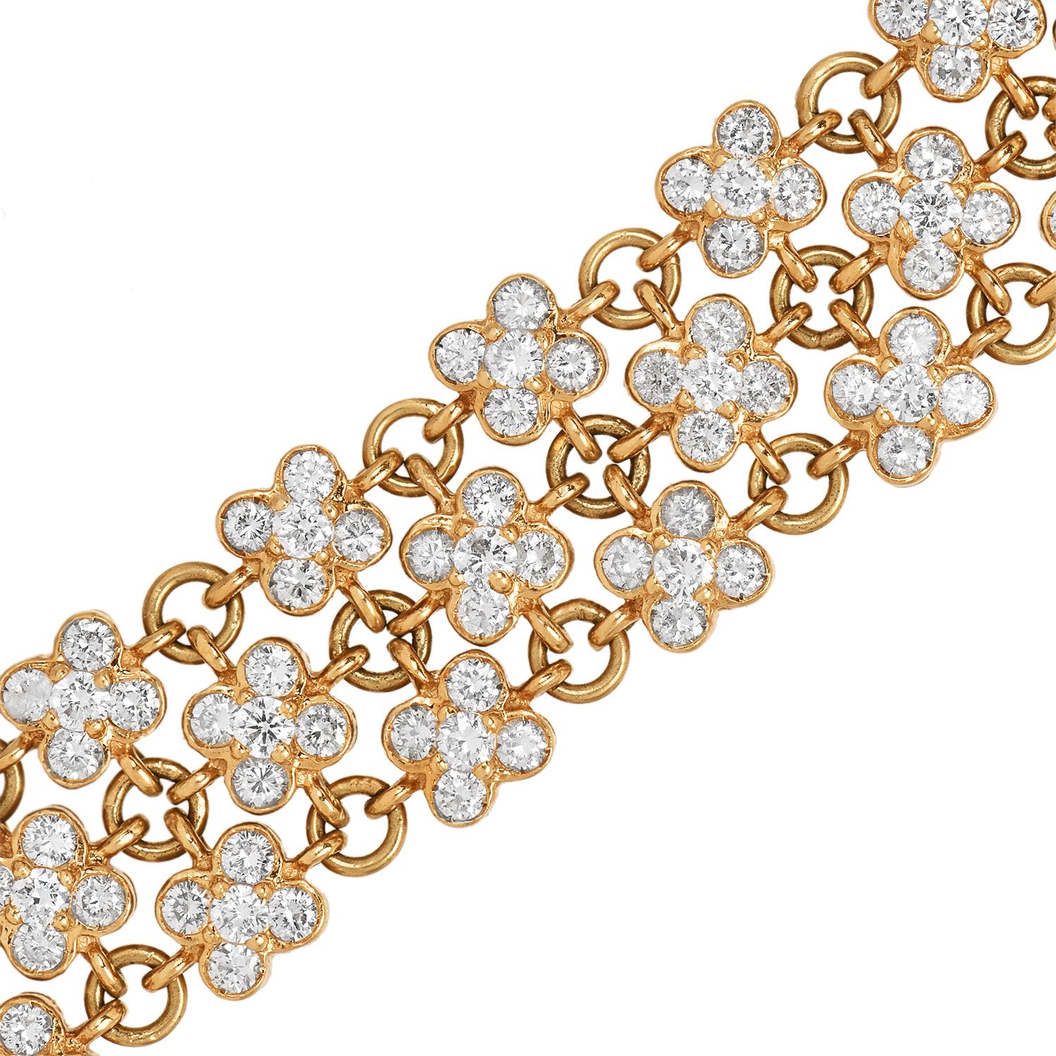 Taille ronde Bracelet vintage à trois rangées de diamants 16,50 carats et or 18 carats à motif de fleurs en vente