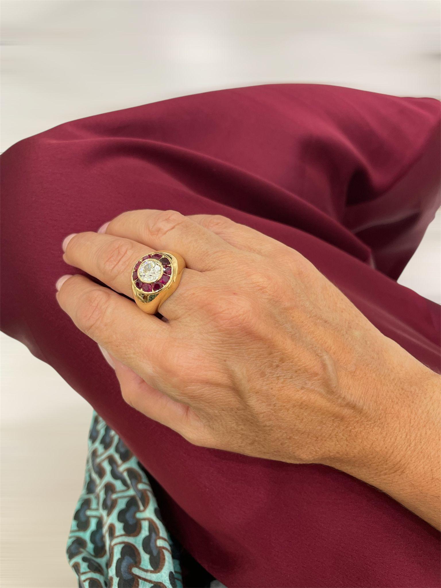 Anillo de cóctel vintage de rubí y diamantes de 1.66 quilates en venta 4