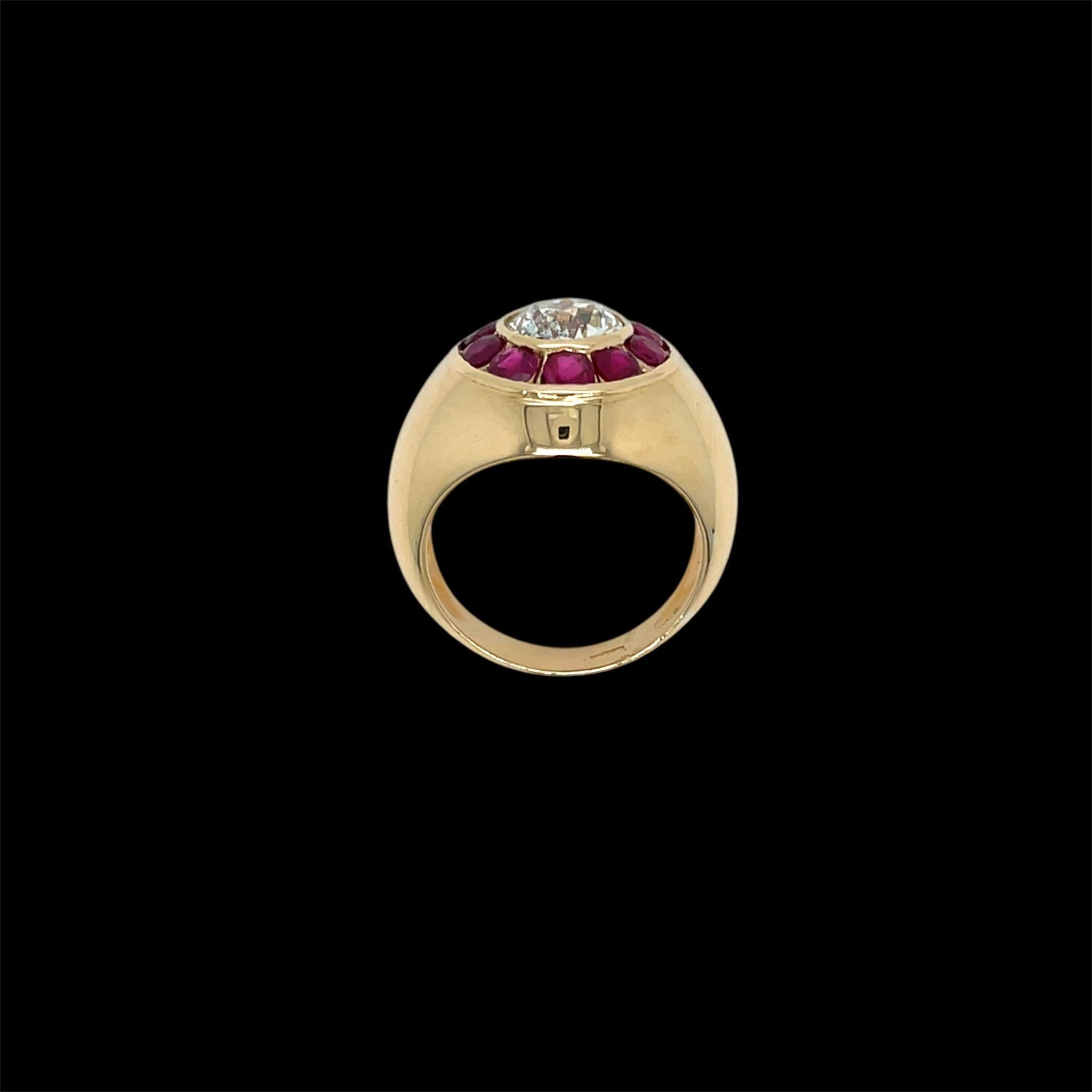 Anillo de cóctel vintage de rubí y diamantes de 1.66 quilates Retro en venta