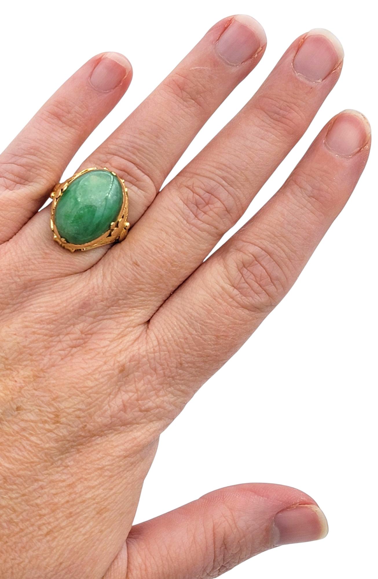 Vintage 16.76 Carat Oval Cabochon Jade Cocktail Ring in 20 Karat Yellow Gold In Good Condition For Sale In Scottsdale, AZ