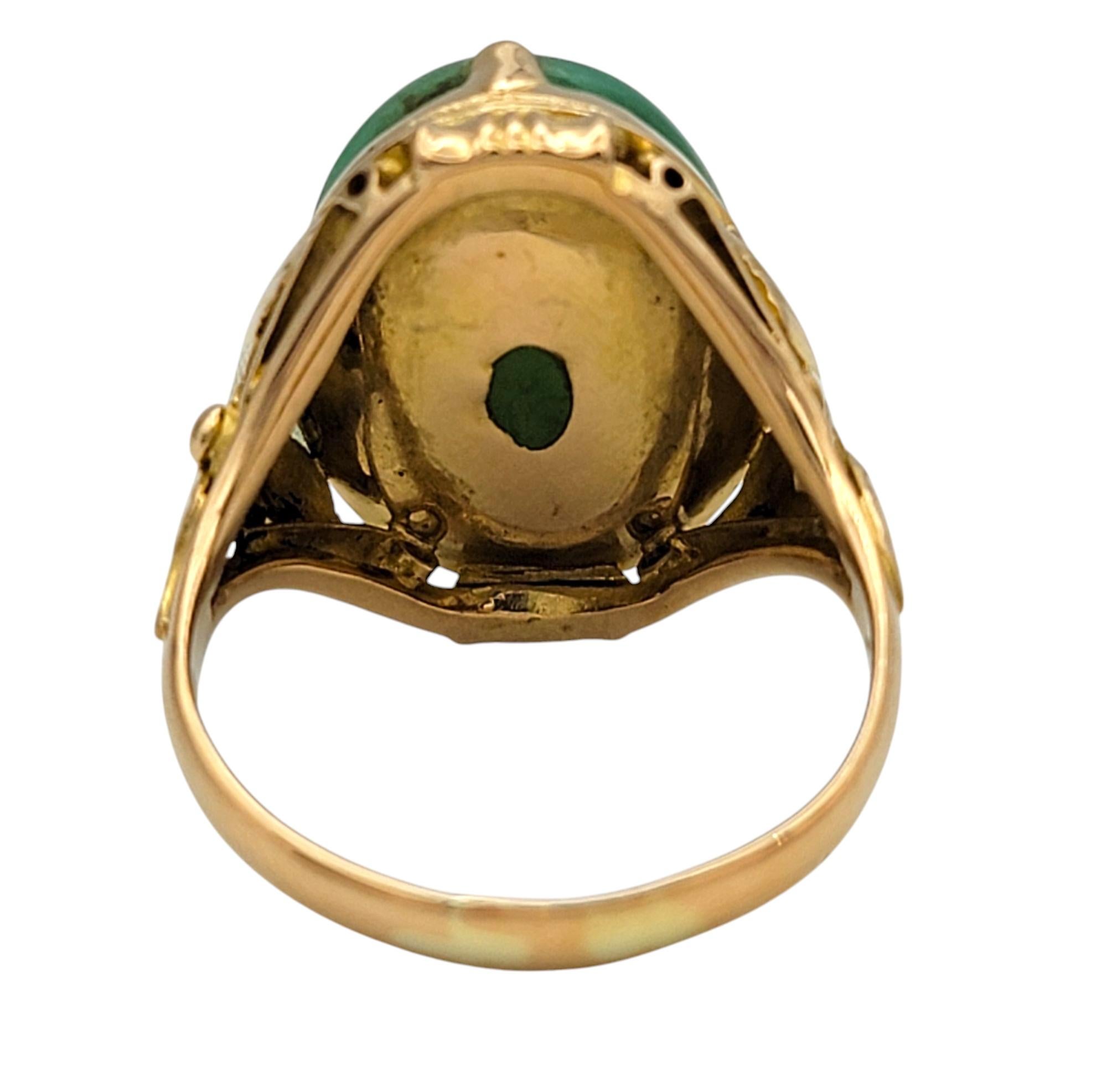 Vintage 16.76 Carat Oval Cabochon Jade Cocktail Ring in 20 Karat Yellow Gold For Sale 1