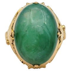 Cocktailring aus 20 Karat Gelbgold mit 16,76 Karat ovalem Cabochon-Jade-Cocktailring