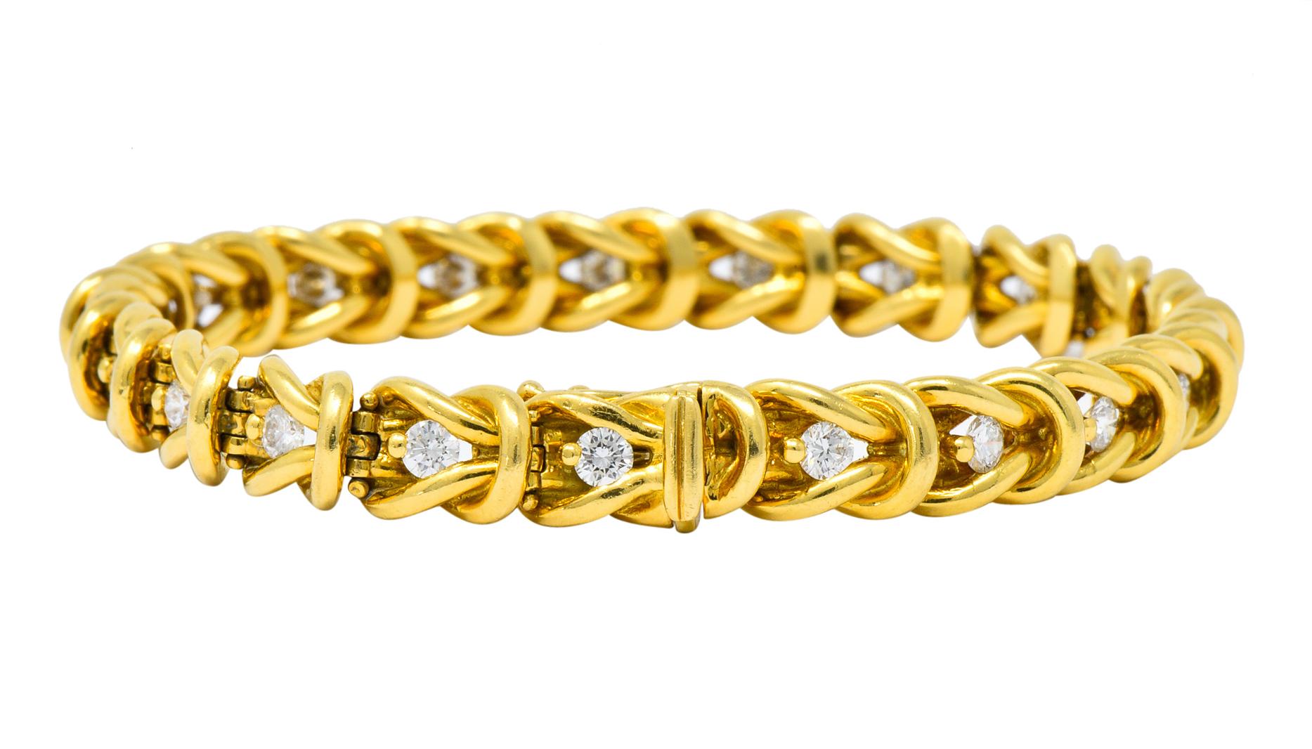 Round Cut Vintage 1.68 Carat Diamond 18 Karat Gold Knot Link Bracelet