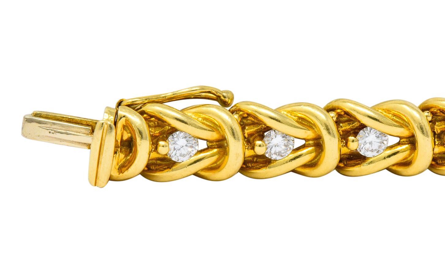 Vintage 1.68 Carat Diamond 18 Karat Gold Knot Link Bracelet In Excellent Condition In Philadelphia, PA