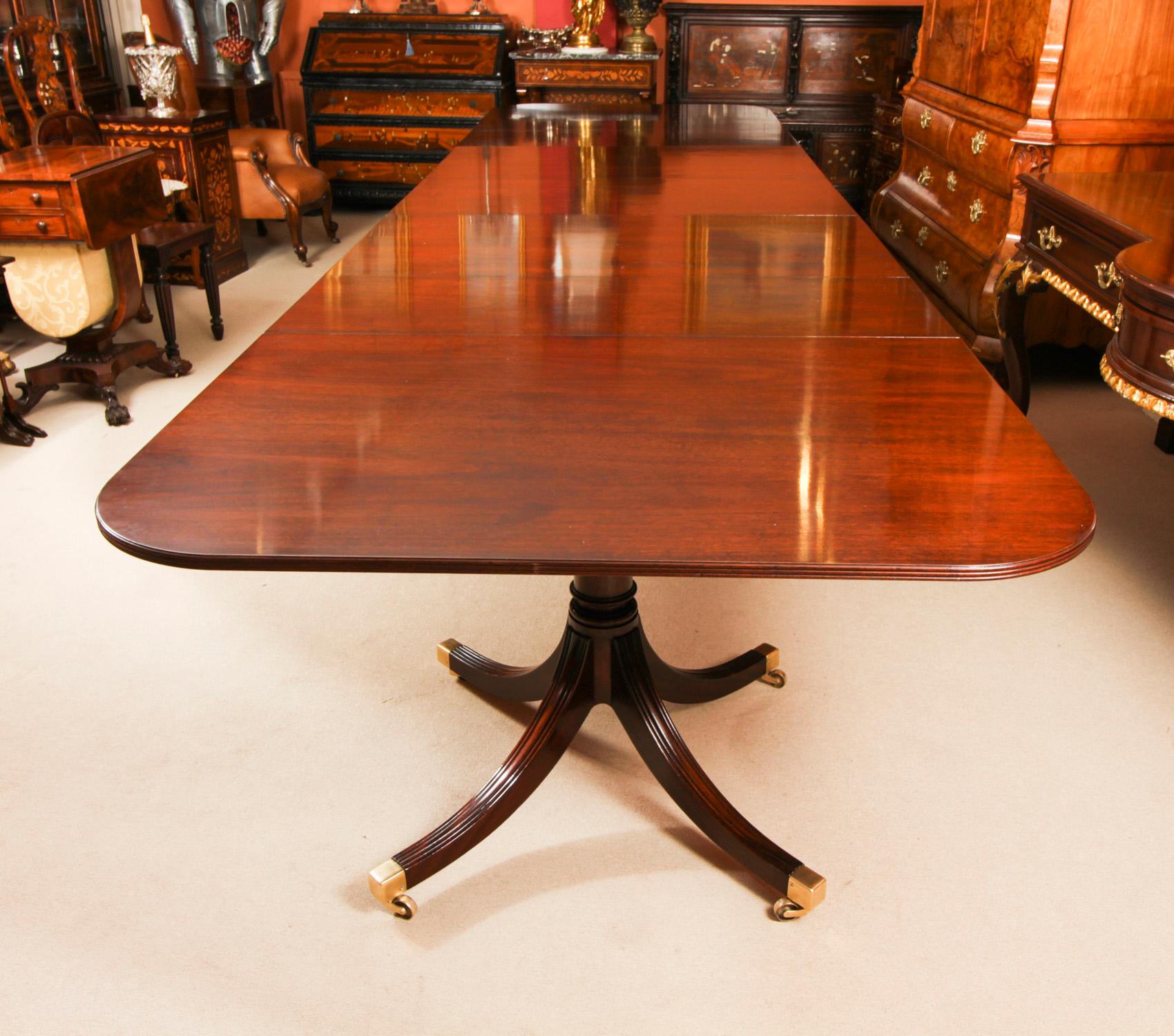 Late 20th Century Vintage Dining Table by William Tillman & 16 Dining Chairs 20th C