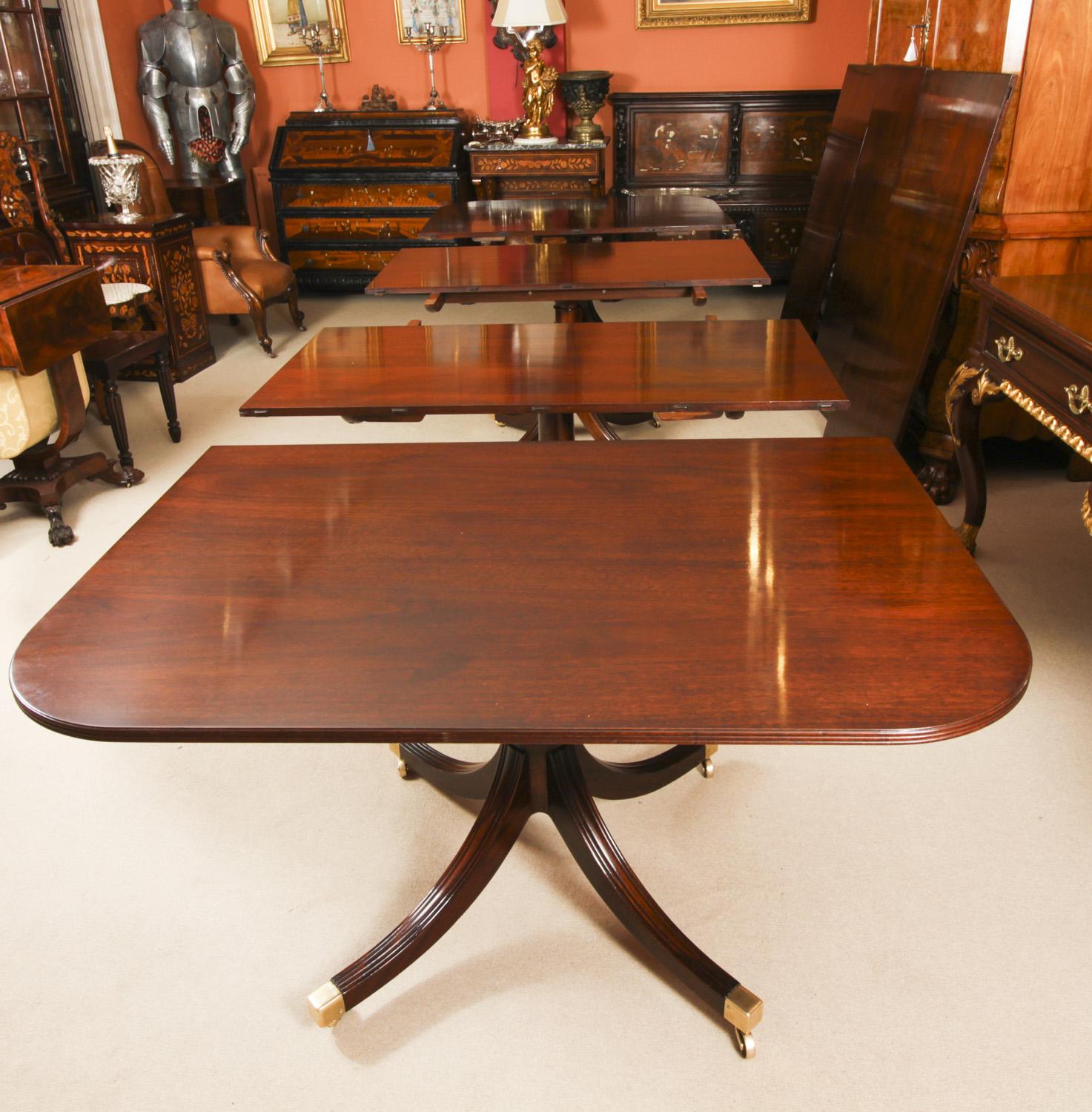Mahogany Vintage Dining Table by William Tillman & 18 Dining Chairs, 20th C