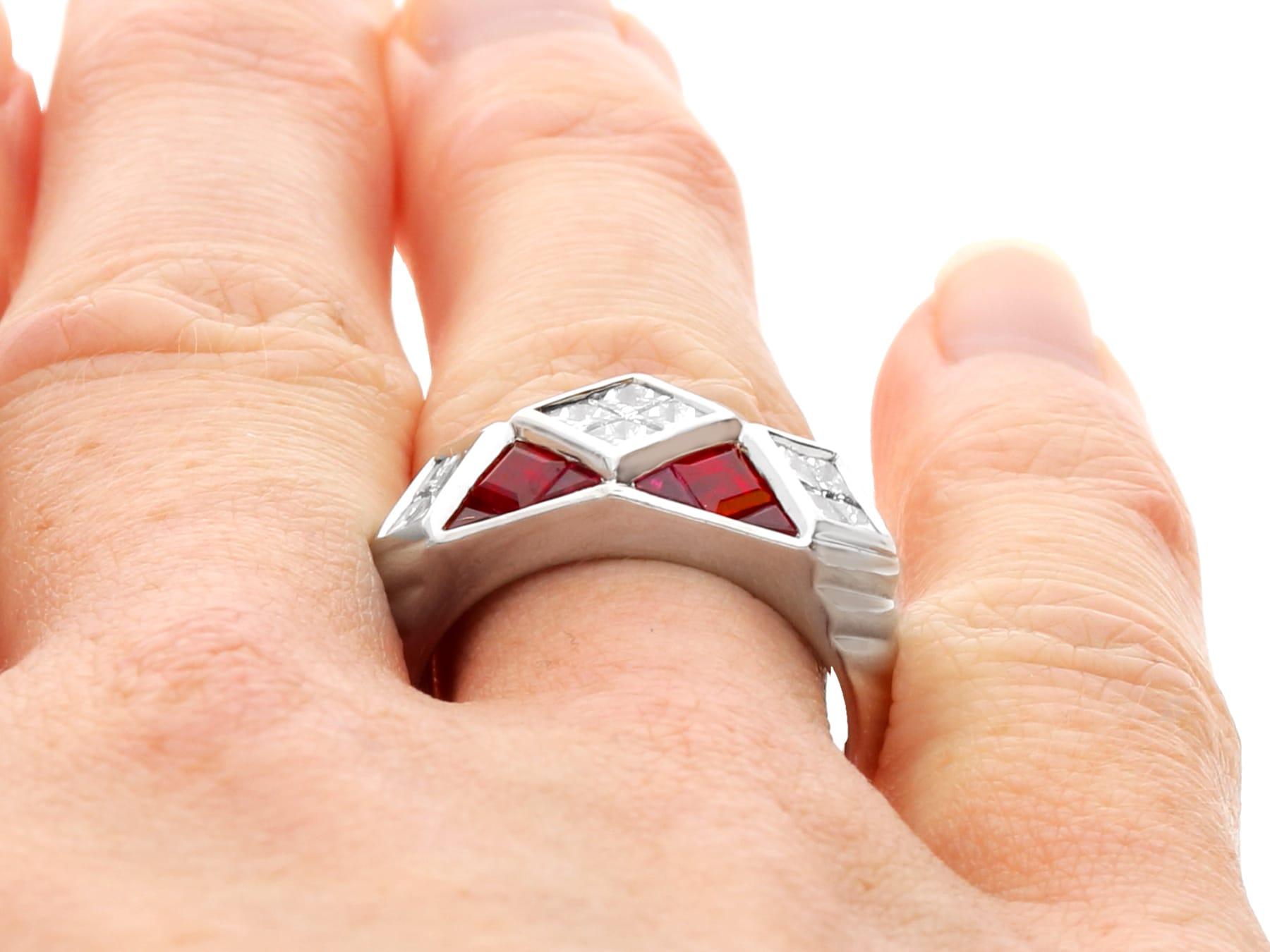 Anillo de vestido vintage de platino de 1,70 quilates de rubí y 1,14 quilates de diamantes, circa 1990 en venta 5