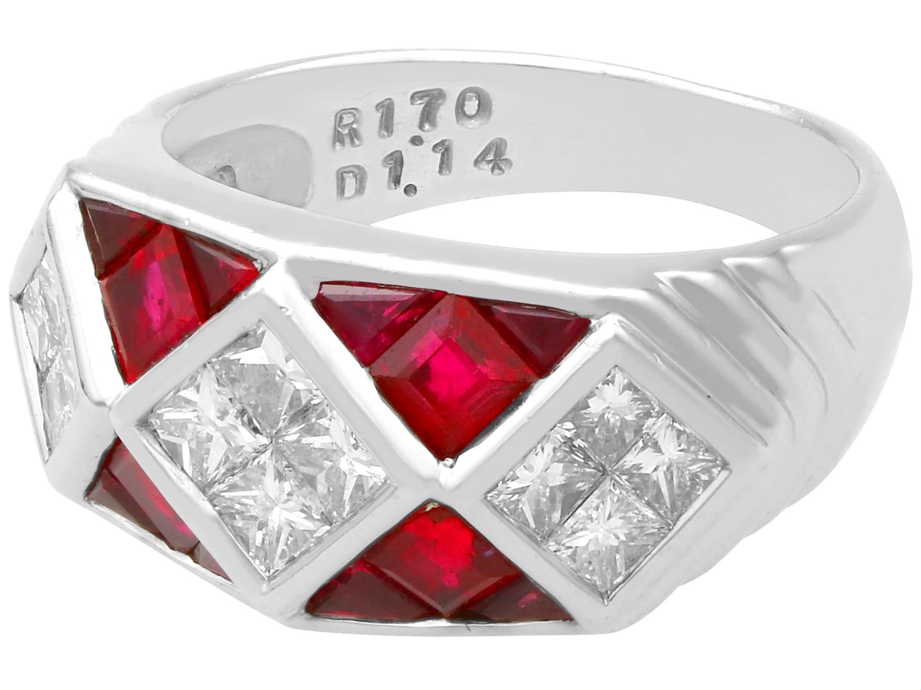 Anillo de vestido vintage de platino de 1,70 quilates de rubí y 1,14 quilates de diamantes, circa 1990 Corte mixto en venta