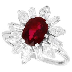 Platin-Kleidring mit 1,70 Karat thailändischem Rubin und 1,68 Karat Diamant, Vintage 1975