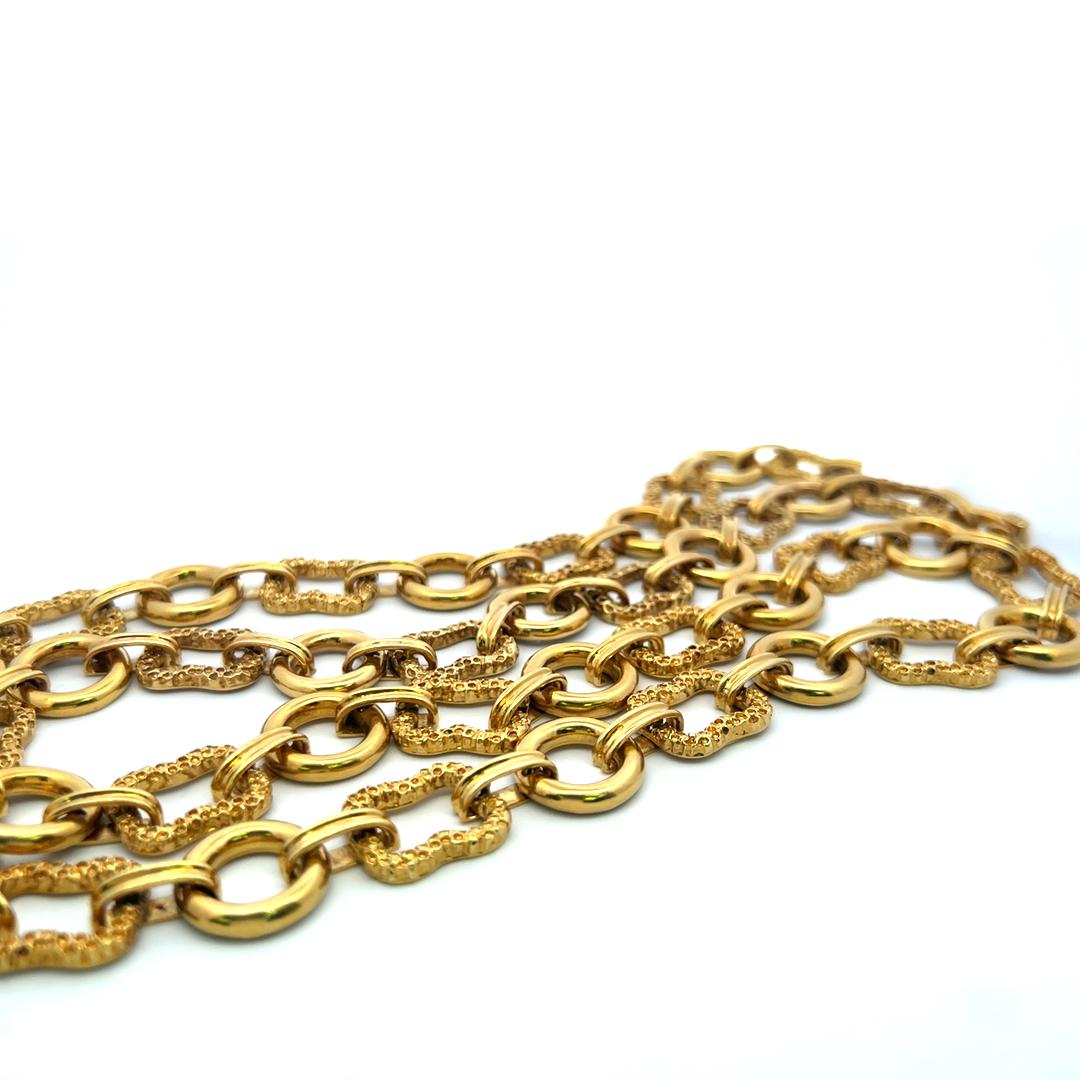 Collier à maillons vintage texturé et lisse en or jaune 18 carats 171,60 grammes Pour femmes en vente
