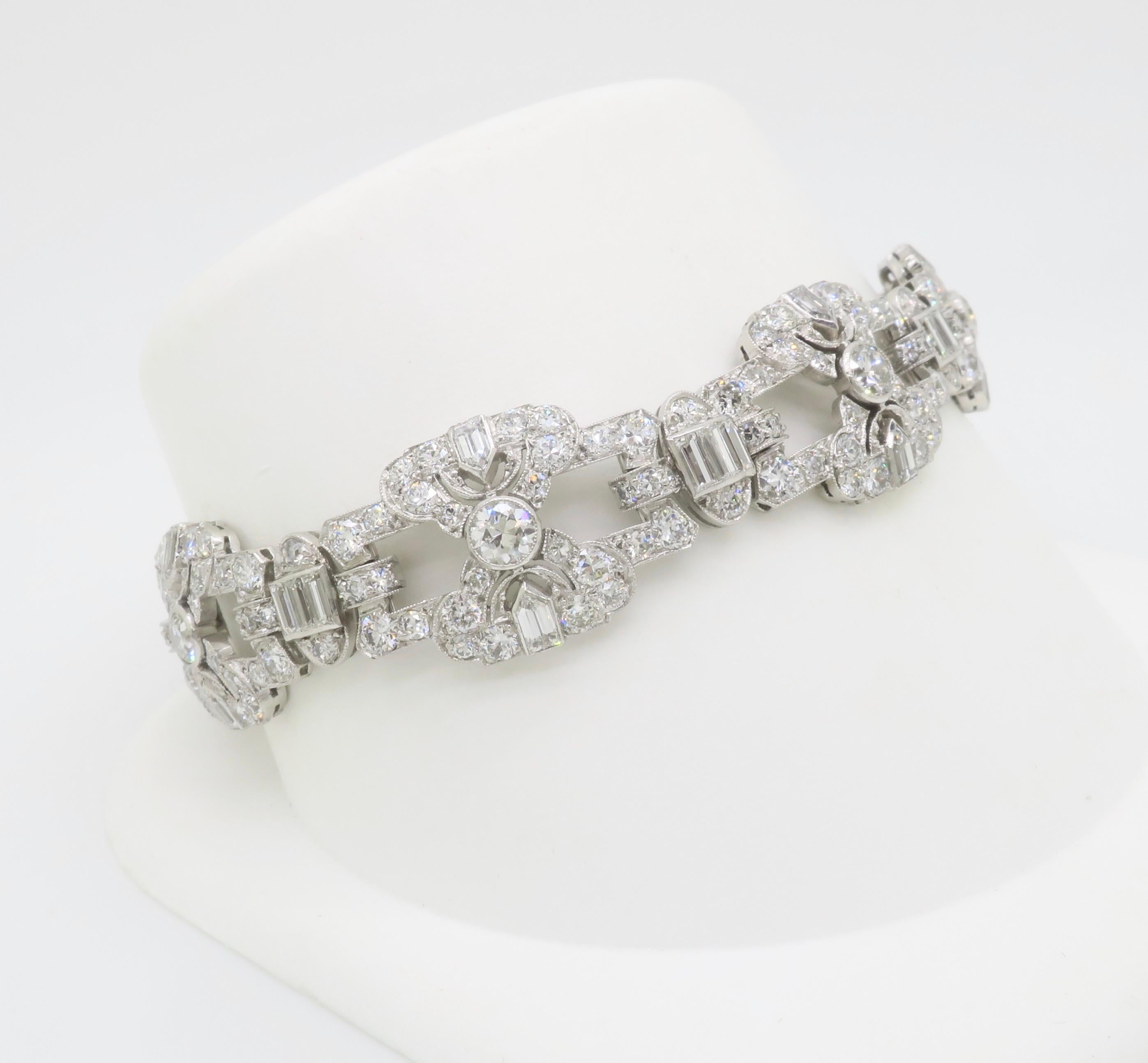 Vintage 17.26CTW Diamond Platinum Bracelet In Excellent Condition For Sale In Webster, NY
