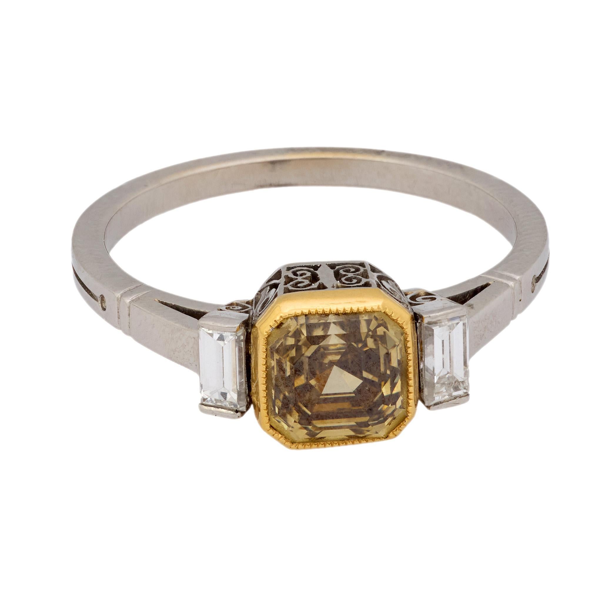 Modern Vintage 1.74 carat fancy yellow brown diamond platinum 18k yellow gold ring For Sale