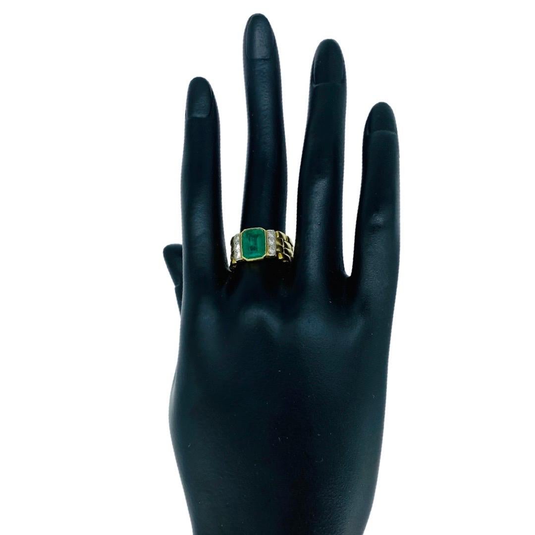 Women's Vintage 1.75 Carat Colombian Emerald and Diamonds Ring 18k Gold For Sale