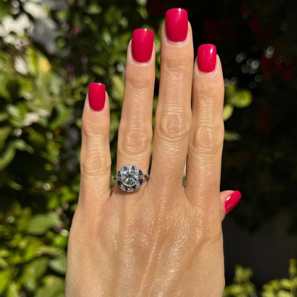 Art Deco Vintage 1.75 Carat Diamond and Sapphire Platinum Statement Cocktail Ring For Sale