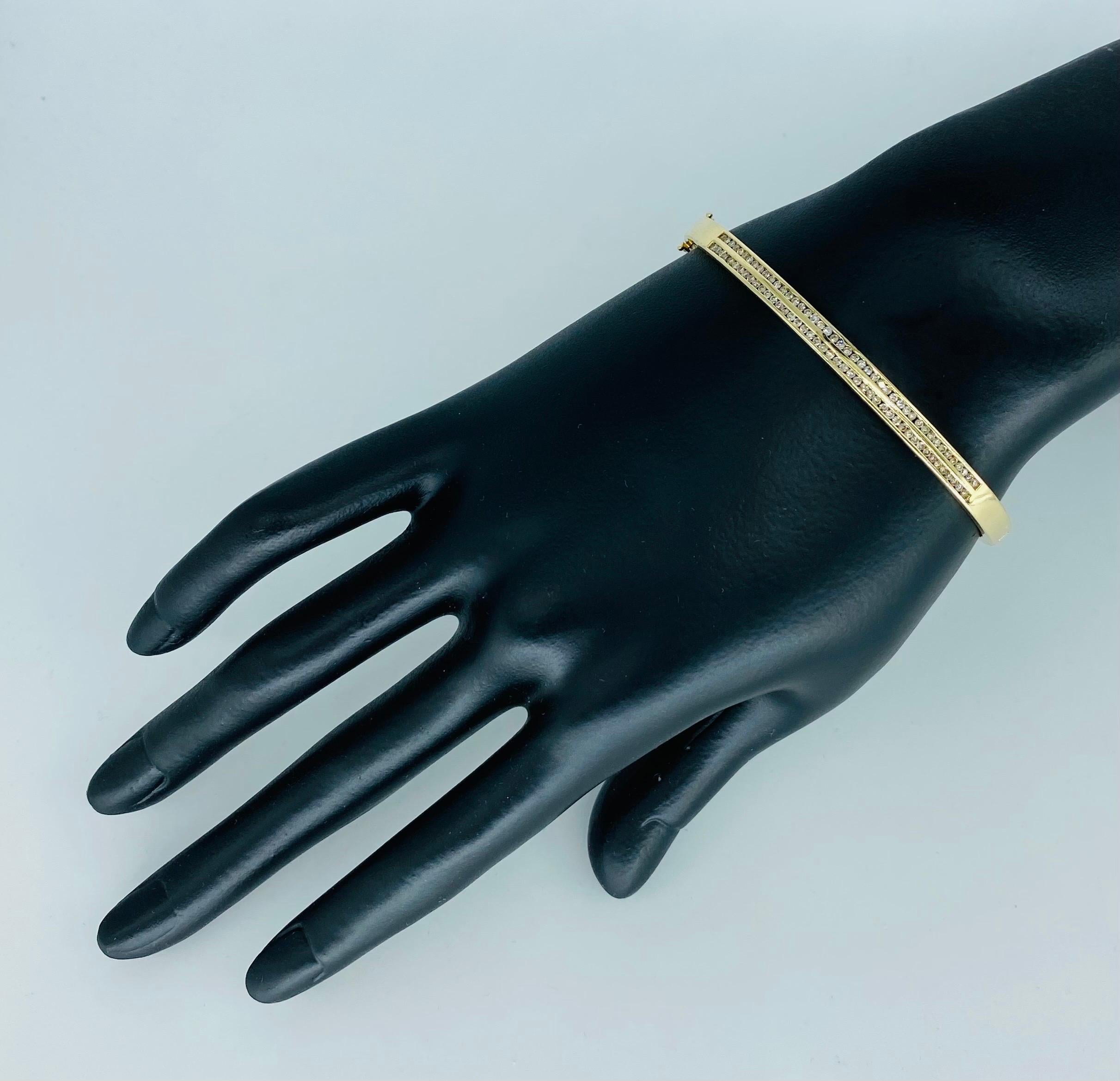 Bangle vintage con diamanti champagne a due file da 1,75 carati in oro 14k in vendita 1