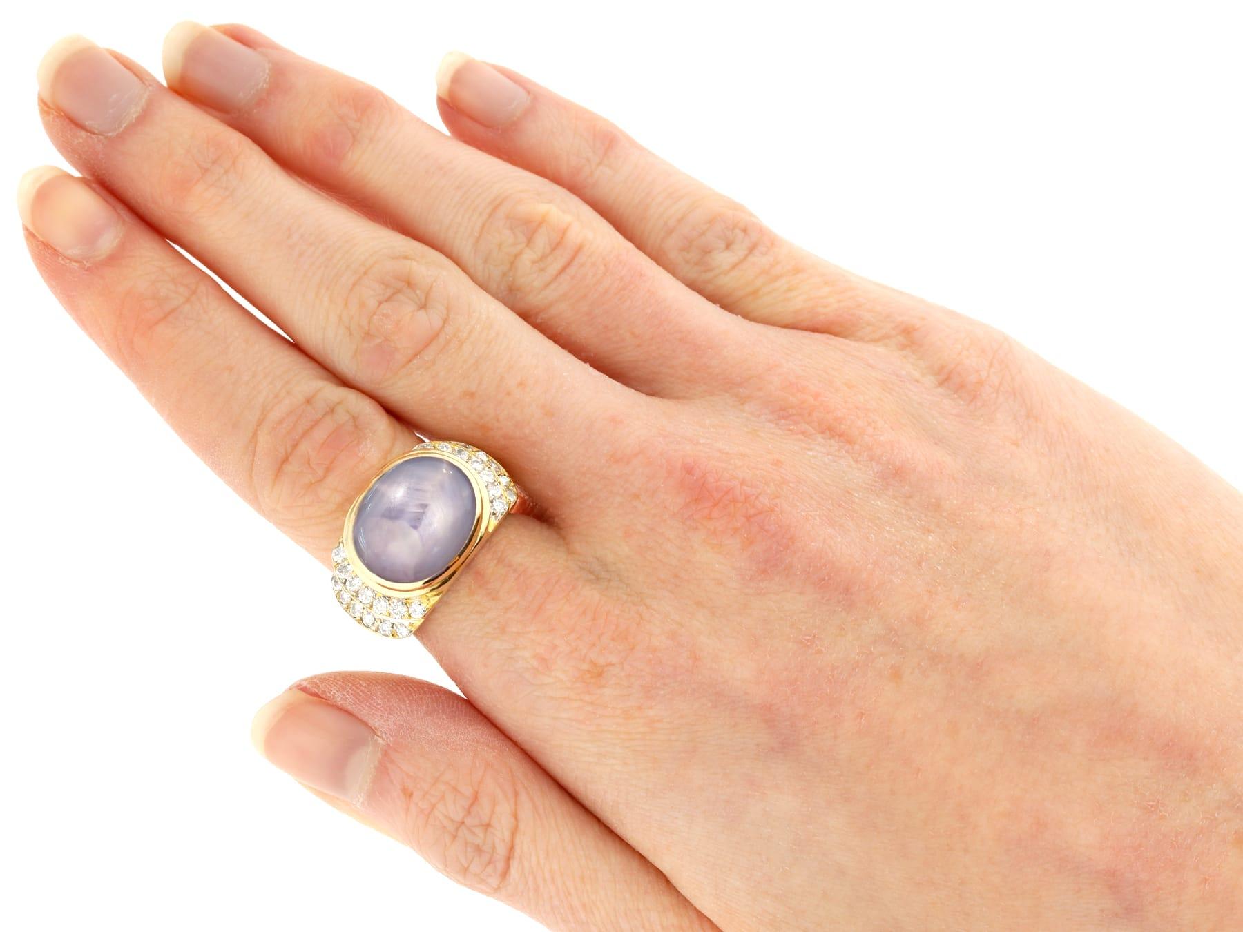 Vintage 17.50 Carat Star Sapphire and Diamond Yellow Gold Dress Ring, circa 1980 For Sale 1