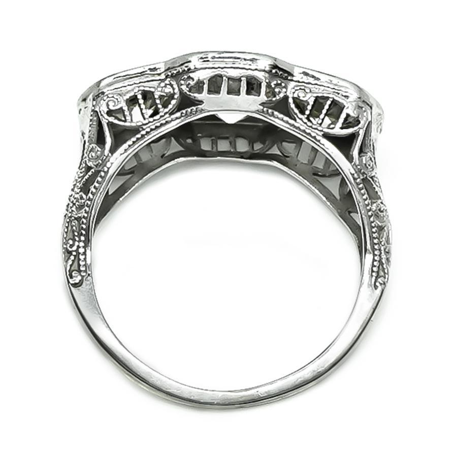 Vintage 1.75cttw Diamond Gold 3 Stone Ring In Good Condition In New York, NY