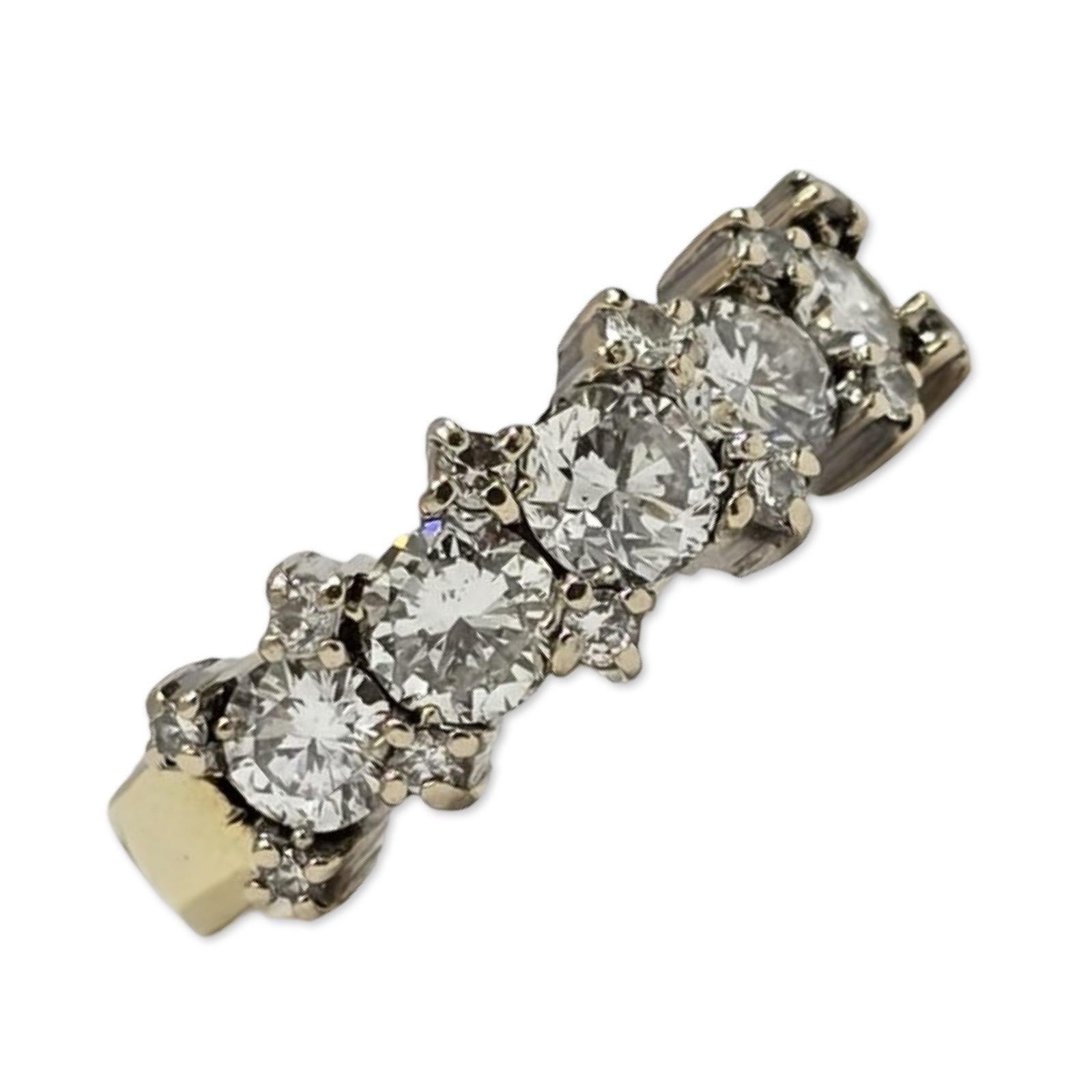Vintage 1,75ctw Diamant Fünf-Stein-Halb-Ewigkeit Ring in 18K Gold (Rundschliff) im Angebot