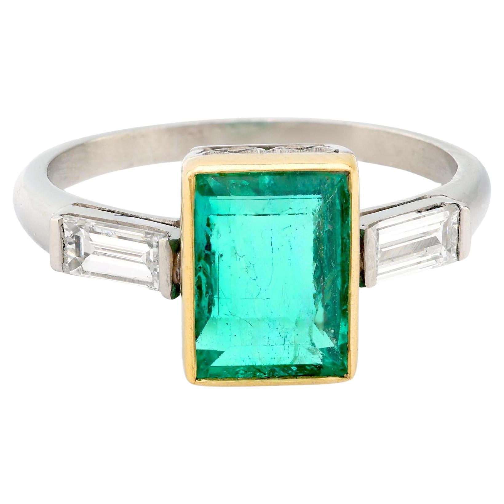 Ring aus Platin und Gelbgold mit 1,77 Karat Smaragd und Diamant im Vintage-Stil