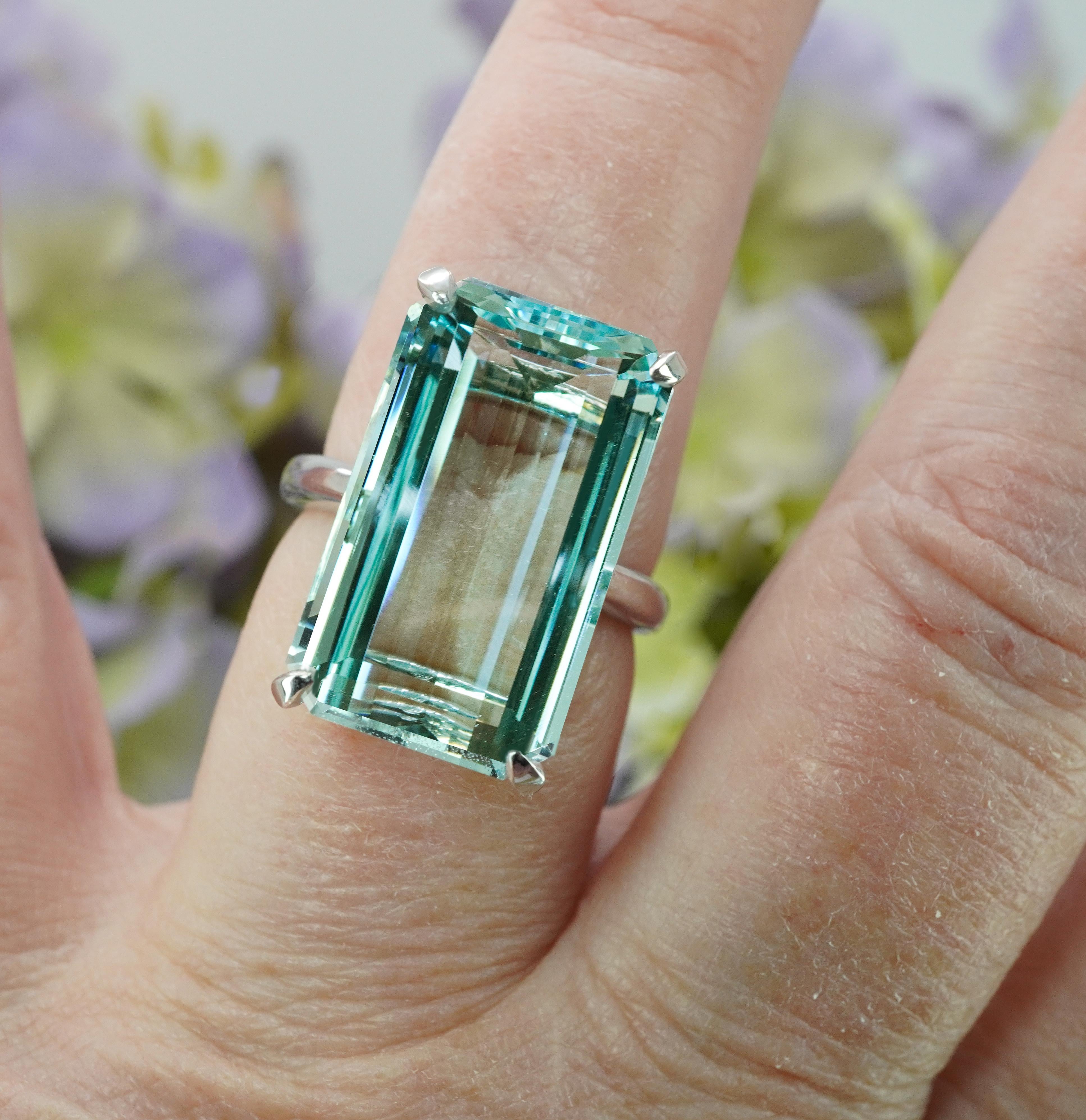 Vintage 17ct Emerald cut Aquamarin Solitär 14K Weißgold Großer Cocktail Ring im Zustand „Gut“ im Angebot in Brambleton, US