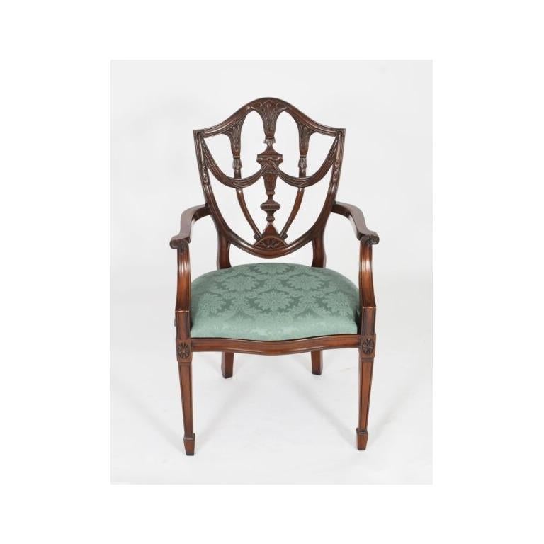 Table de salle à manger vintage de 17 pieds à quatre piliers en acajou et 18 chaises fédérales du 20ème siècle en vente 10
