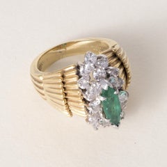 Vintage 17K Plat Emerald Marquise and Diamond Scallop Ring