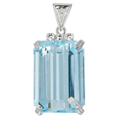 Vintage 17k White Gold 31.2ct Aquamarine and Diamond Necklace