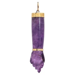 Vintage 17K Yellow Gold Carved Amethyst Figa Hand Amulet Pendant