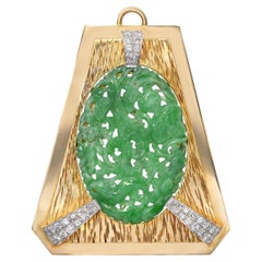 Vintage 17k Yellow Gold Floral Carved Jade and 1.68ctw Diamond Pendant