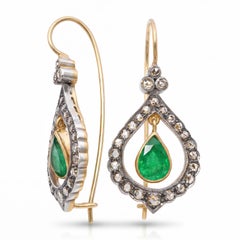 Boucles d'oreilles vintage en or jaune 17 carats et argent, ornées d'émeraudes et de diamants d'un poids total de 2,46 carats