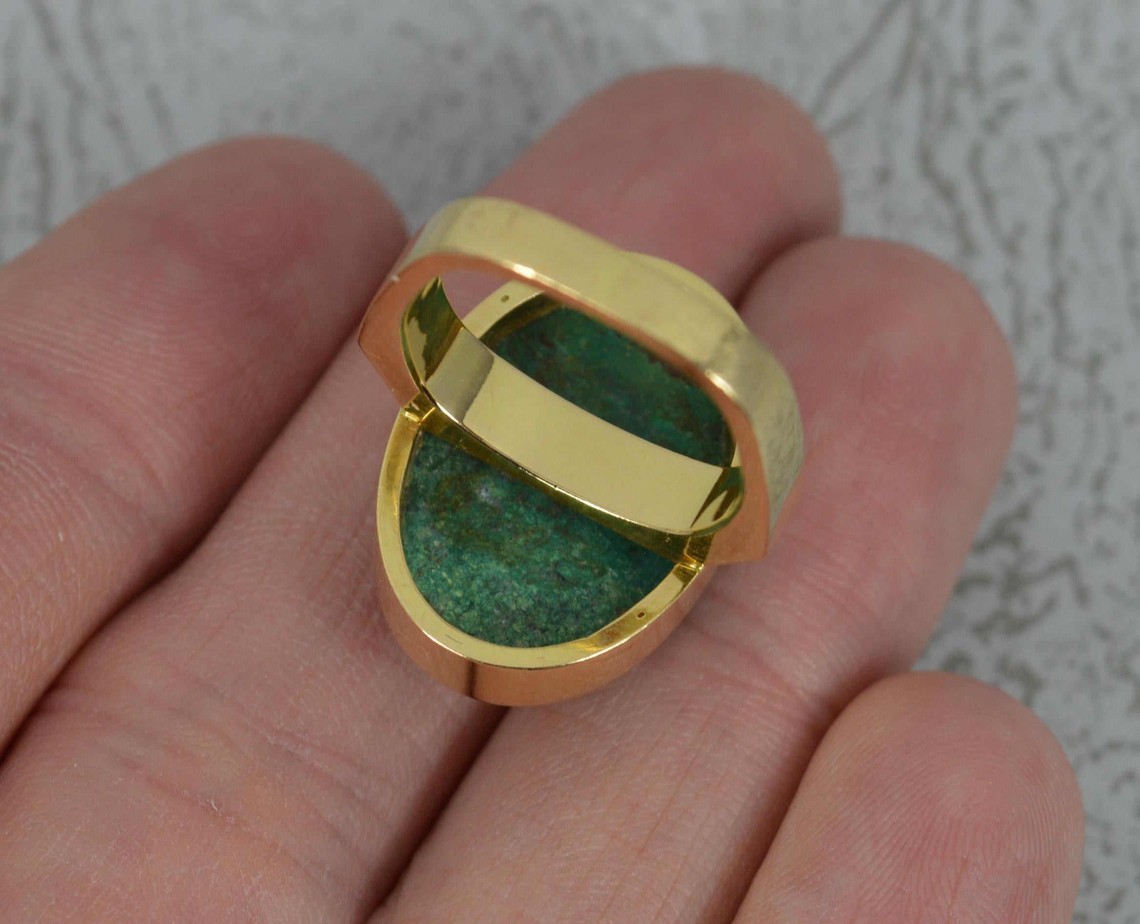 Cabochon Vintage 18 Carat Gold and Malachite Solitaire Statement Ring