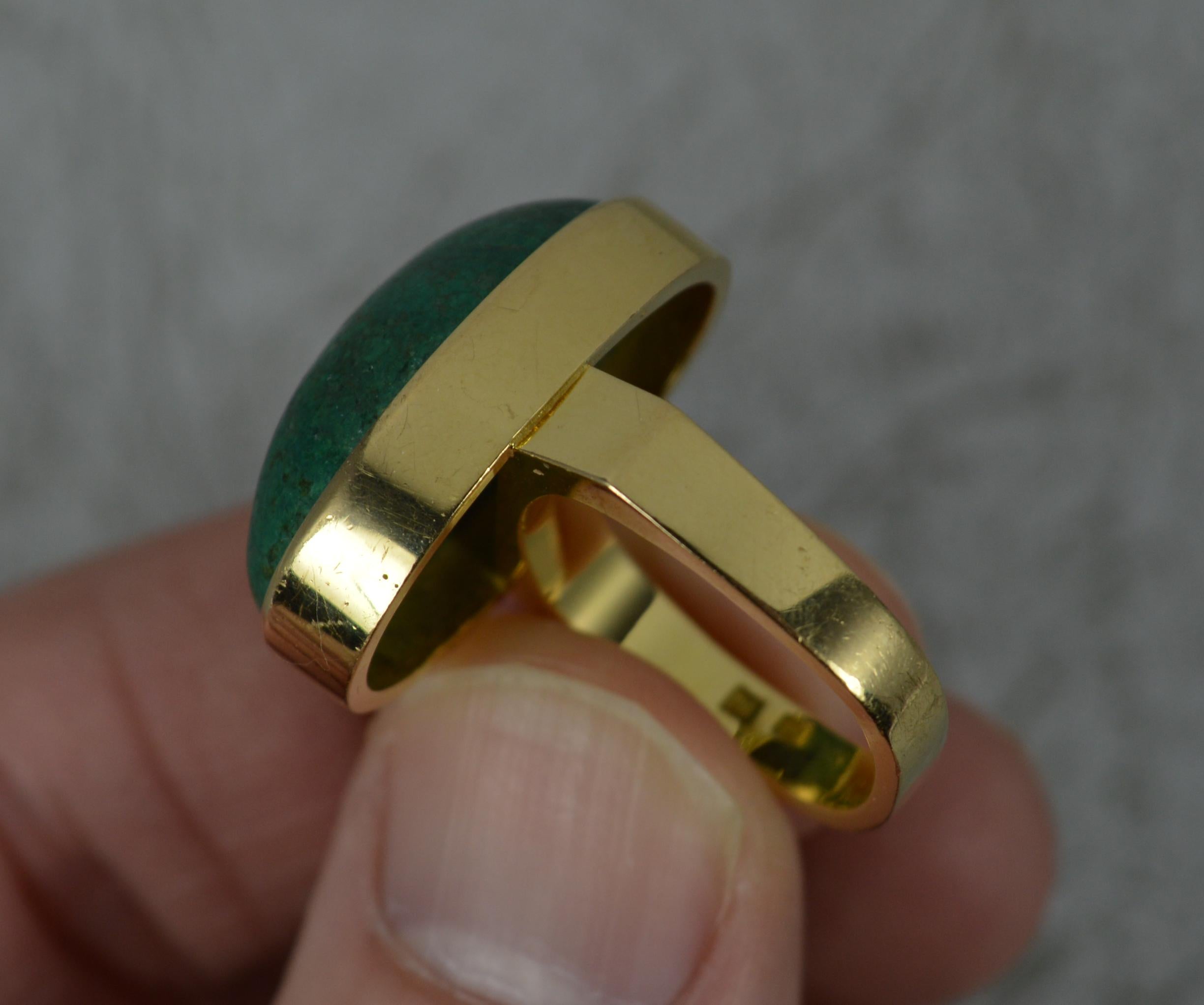 Vintage 18 Carat Gold and Malachite Solitaire Statement Ring In Excellent Condition In St Helens, GB