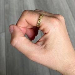Vintage 18 Carat Gold Decorative Band