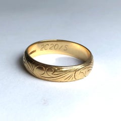Vintage 18 Carat Gold Decorative Band