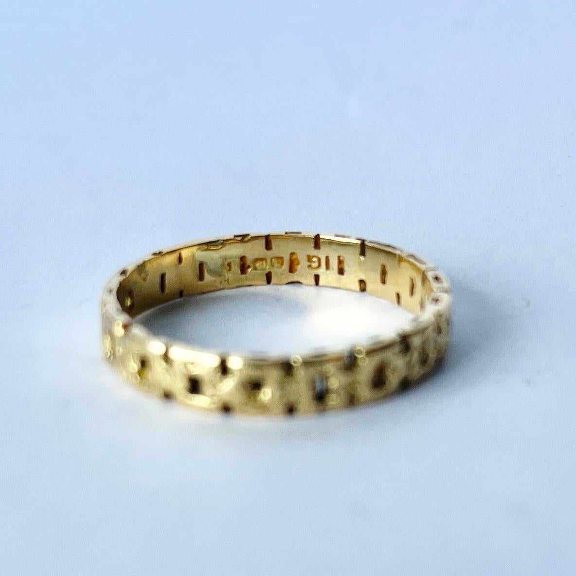 Women's or Men's Vintage 18 Carat Gold Decorative Band For Sale