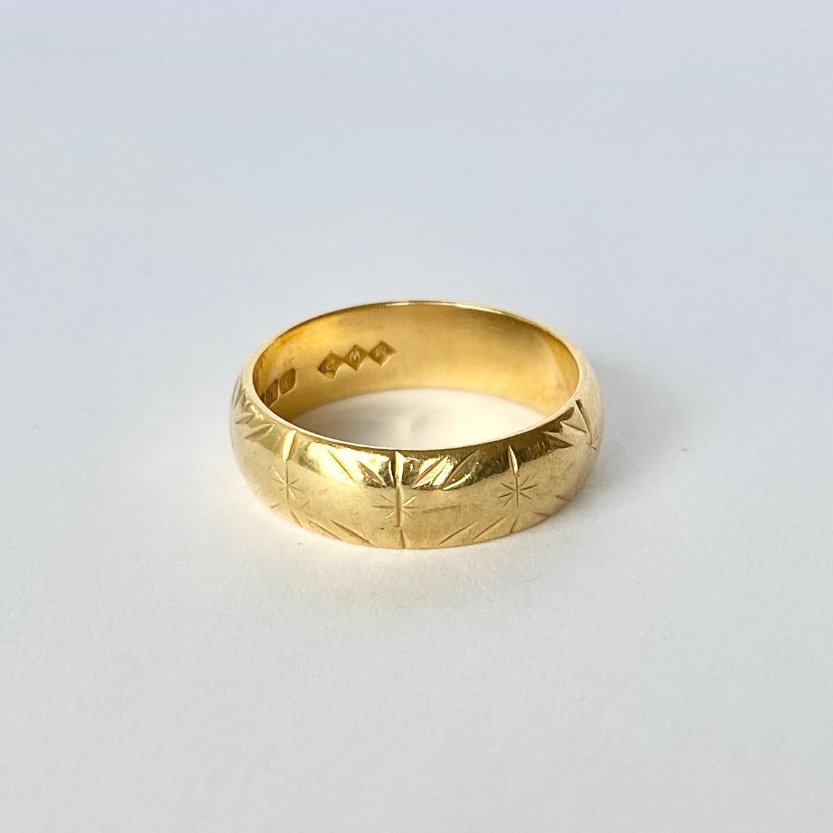 Vintage 18 Carat Gold Decorative Band In Good Condition For Sale In Chipping Campden, GB