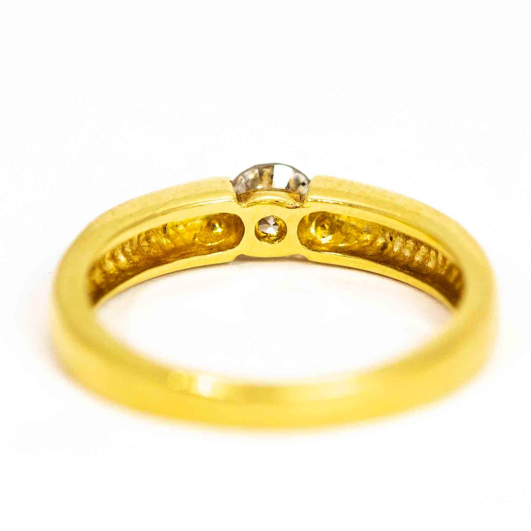 Vintage 18 Carat Gold Diamond Solitaire Ring In Good Condition In Chipping Campden, GB