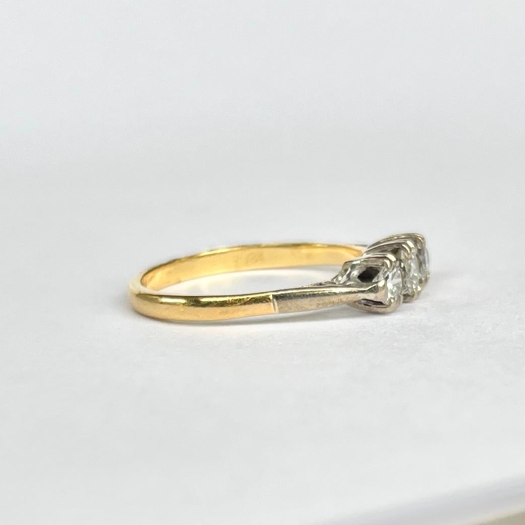 18 Karat Gold-Diamant-Dreistein-Ring im Angebot 1