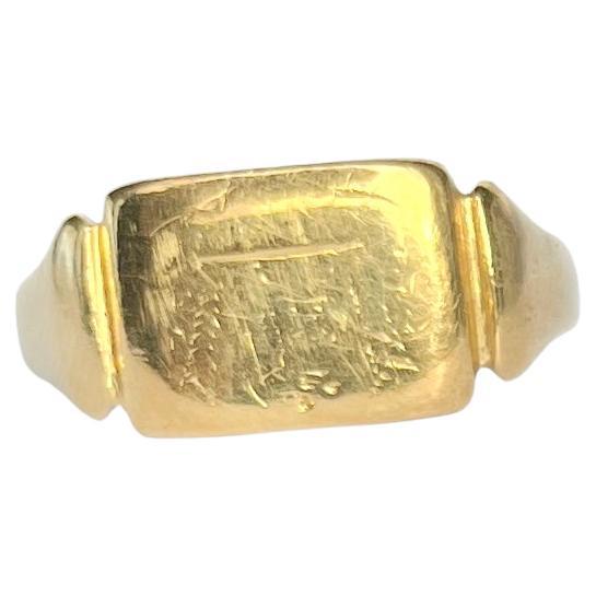 Vintage 18 Carat Gold Signet Ring For Sale