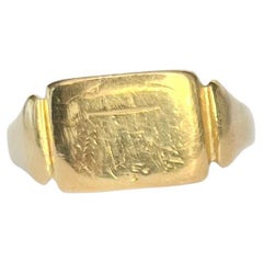 Vintage 18 Carat Gold Signet Ring