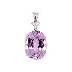 Vintage 18 Carat Oval Patroke Kunzite and Diamond Pendant Necklace