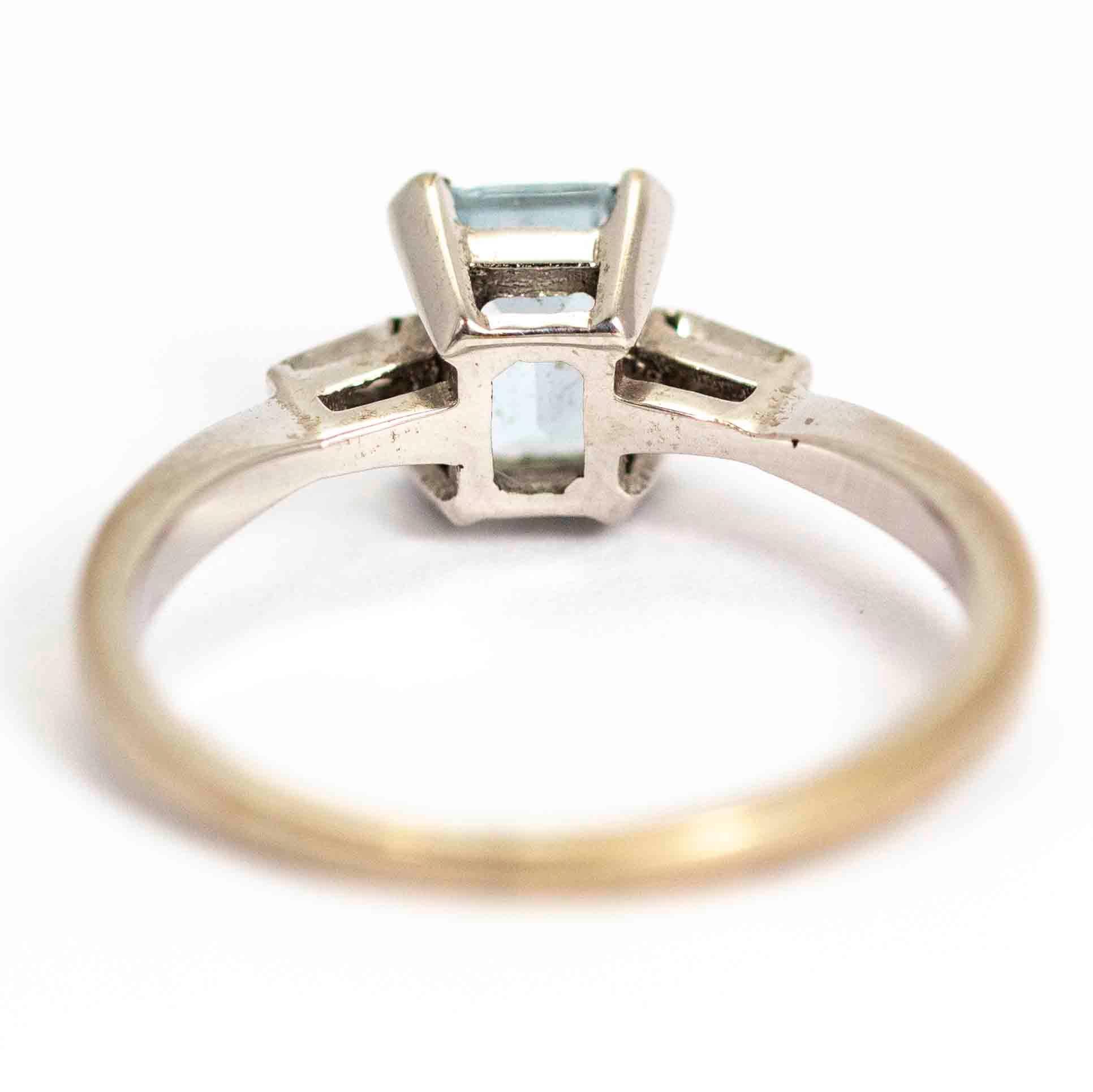 Vintage 18 Carat White Gold Aquamarine and Diamond Ring In Good Condition For Sale In Chipping Campden, GB
