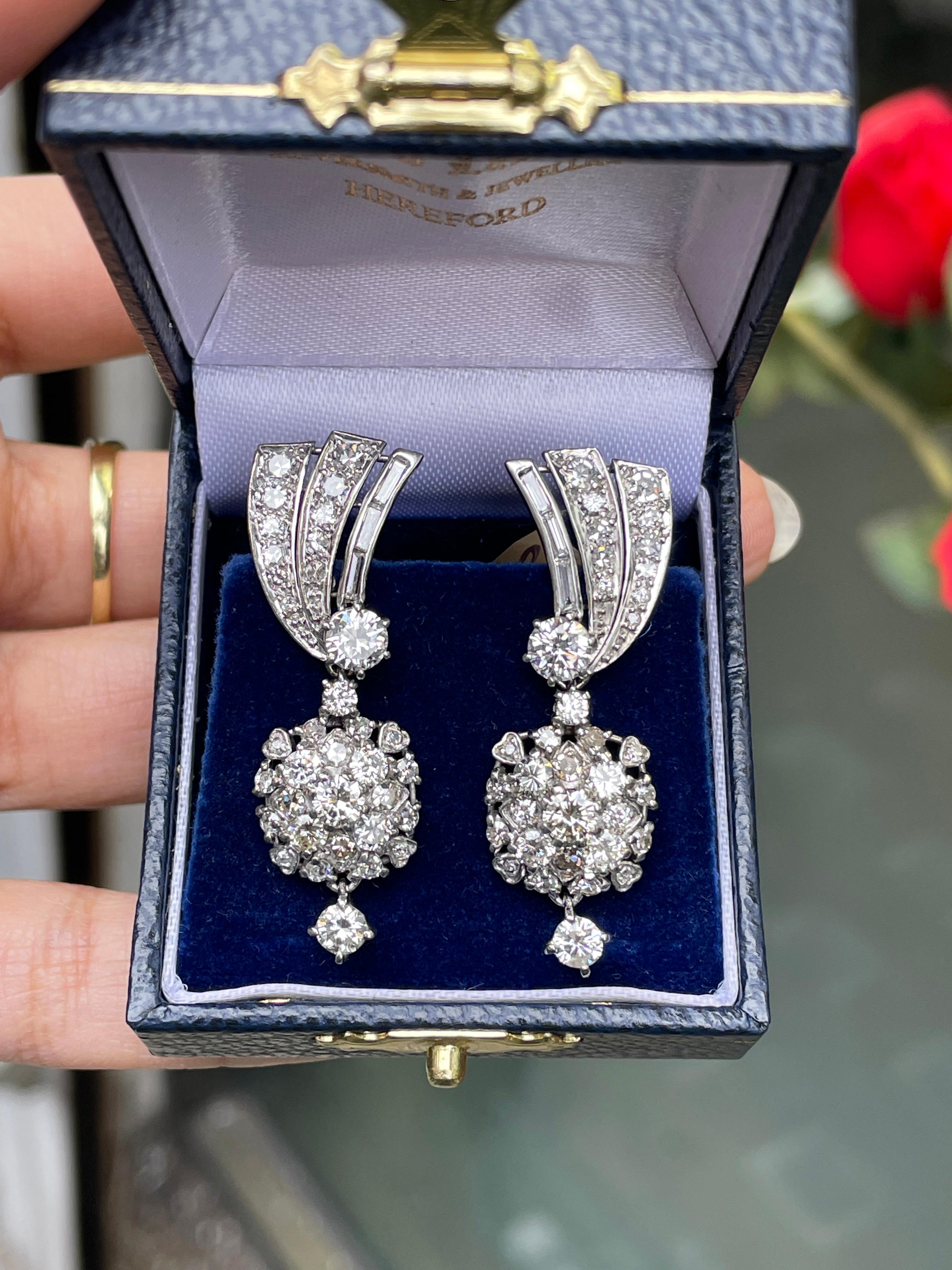 Vintage 18 Carat White Gold Diamond Drop Earrings In Good Condition In London, GB