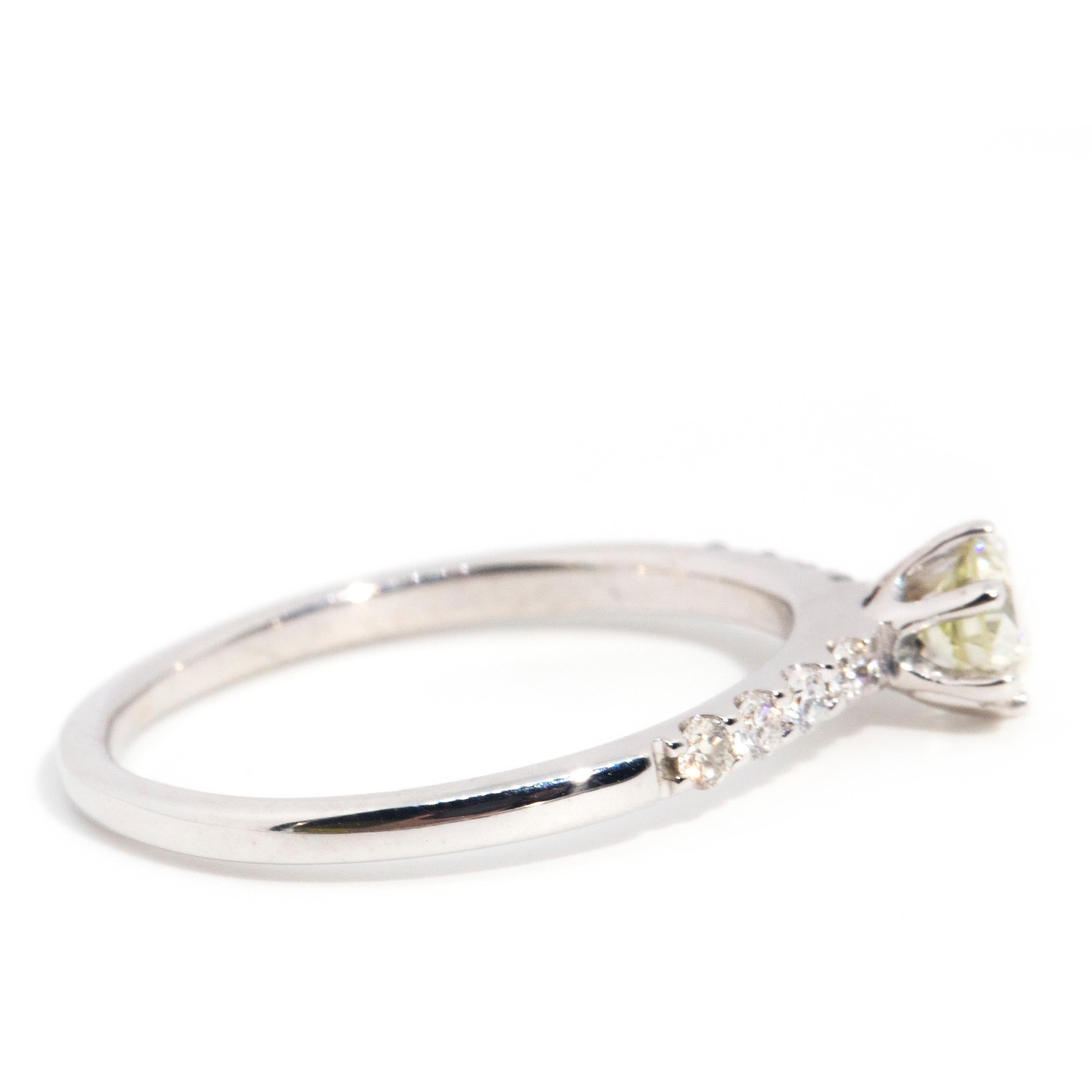 Vintage 18 Carat White Gold Light Yellow Round Brilliant Diamond Engagement Ring In Good Condition In Hamilton, AU